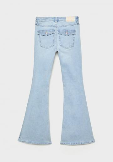 Клешеные джинсы