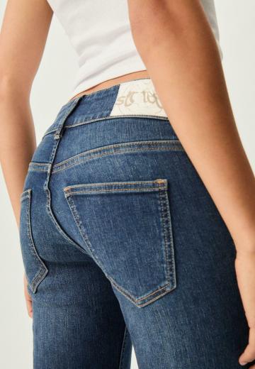 Клешеные брюки