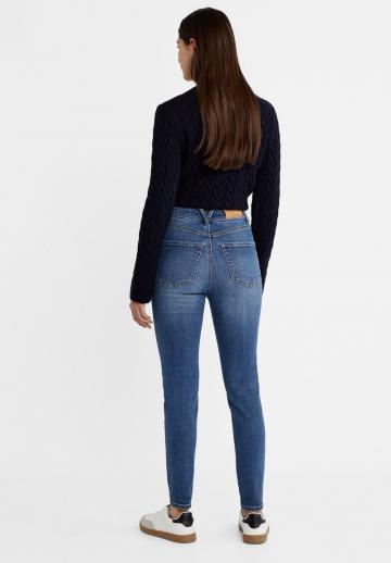 Узкие джинсы