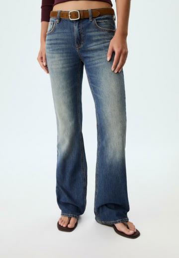 Клешеные джинсы