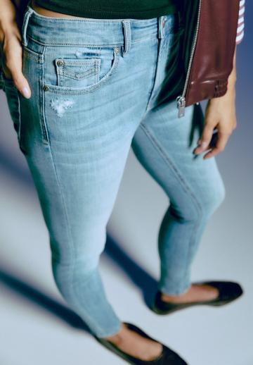 Короткие джинсы