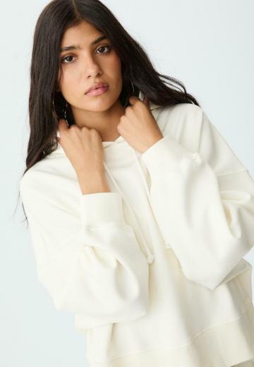 Пуловер с капюшоном