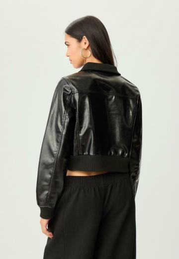 Короткая куртка