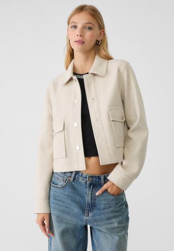 Куртка с накладнымит карманами