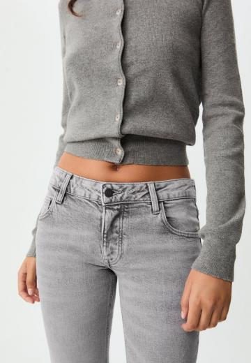 Клешеные джинсы