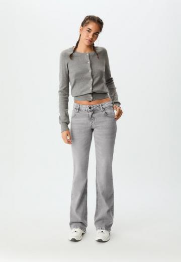 Клешеные джинсы