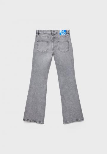 Клешеные джинсы