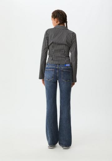 Клешеные джинсы