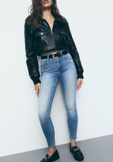 Короткие джинсы