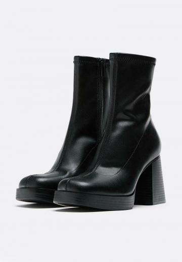 Полусапожки на высоком каблуке