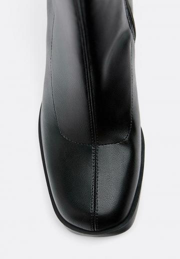 Полусапожки на высоком каблуке