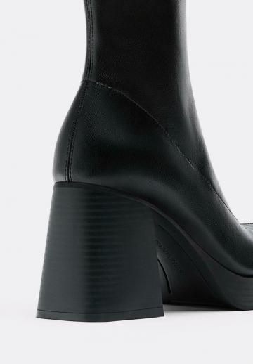 Полусапожки на высоком каблуке