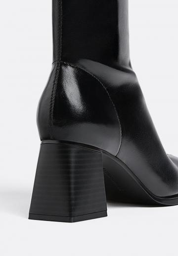 Полусапожки на высоком каблуке