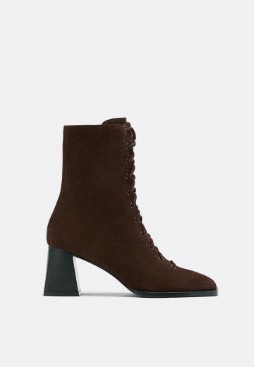 Ботинки на шнуровке