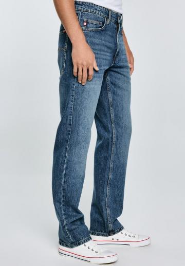 Прямые джинсы
