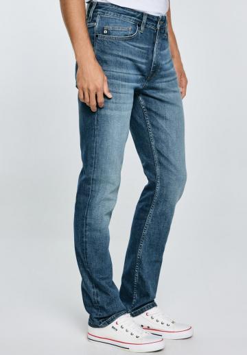 Прямые джинсы
