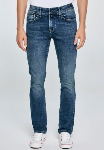 Узкие джинсы