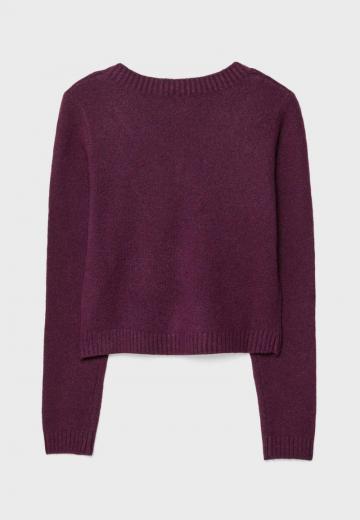 Пуловер с вырезом V