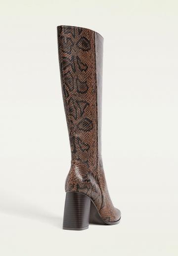 Высокие сапоги