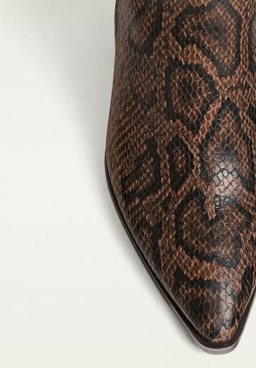 Высокие сапоги