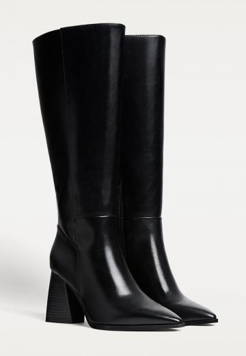 Высокие сапоги