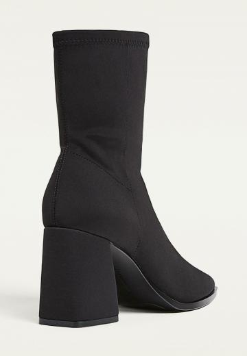 Полусапожки на высоком каблуке