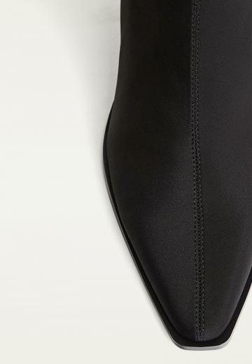 Полусапожки на высоком каблуке