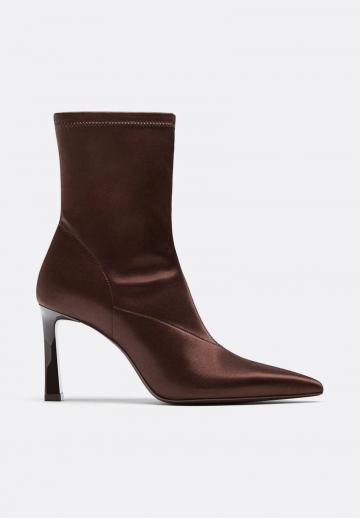 Высокие сапоги