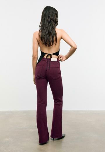 Клешеные джинсы