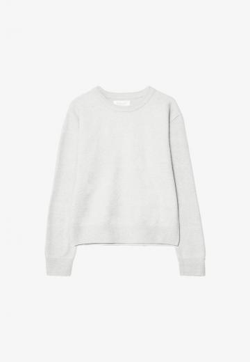 Пуловер в полоску