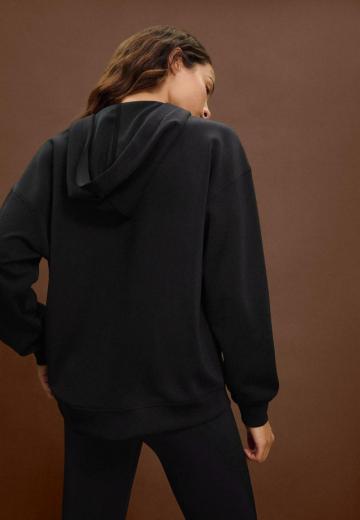 Пуловер с капюшоном