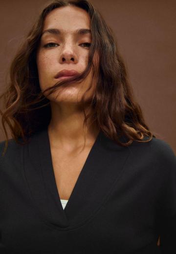 Пуловер с капюшоном