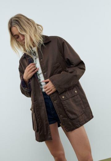 Куртка с накладнымит карманами