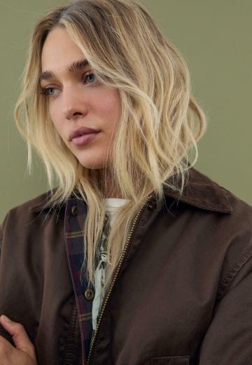 Куртка с накладнымит карманами