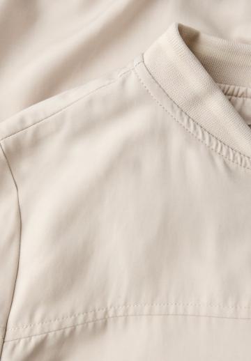 Куртка с накладнымит карманами