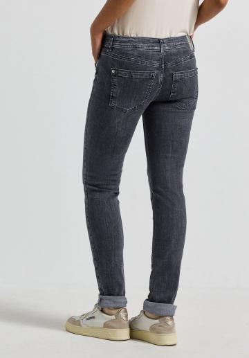 Джинсы
