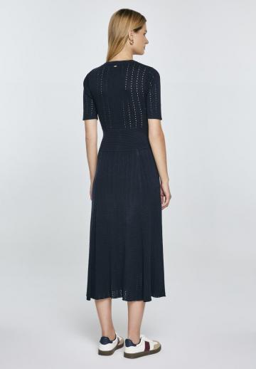 Вязаное платье