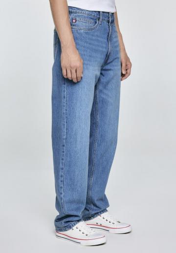 Прямые джинсы