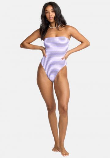 Слитный купальник