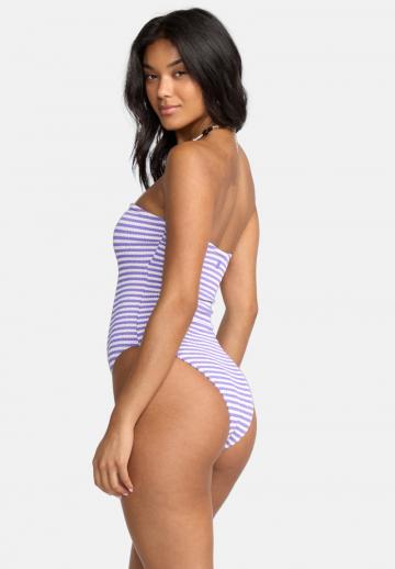 Слитный купальник