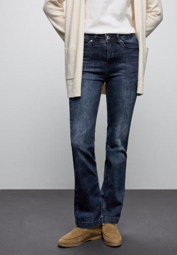 Клешеные брюки