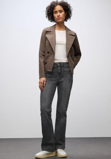 Клешеные брюки