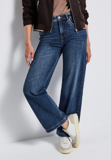 Свободные джинсы