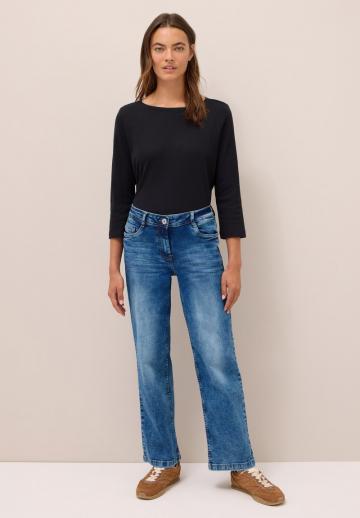 Прямые джинсы