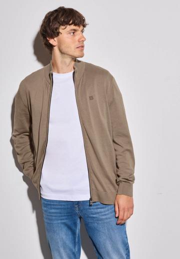 Вязаная кофта