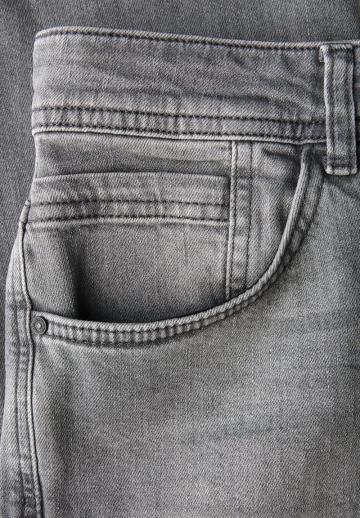 Узкие джинсы