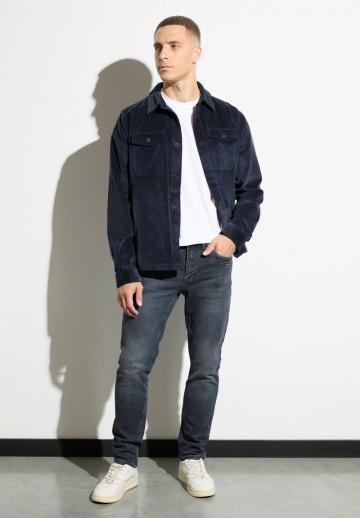 Узкие джинсы