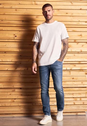 Узкие джинсы