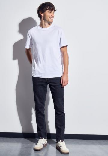 Узкие джинсы