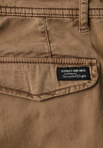 Брюки с накладными карманами